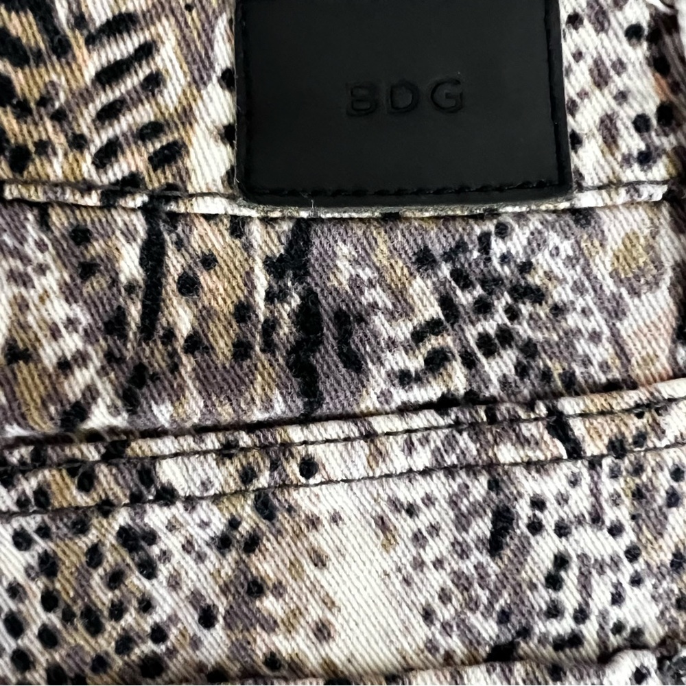 BDG High Rise Cigarette Ankle Skinny Jeans Tan & Black Reptile Print Women’s 28 - Picture 6 of 10